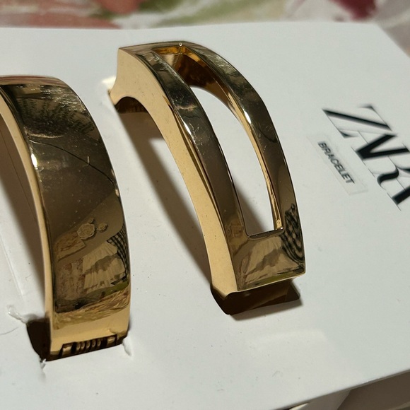 Zara Gold Tone Pair of Rigid Bracelets NWT - Picture 8 of 8
